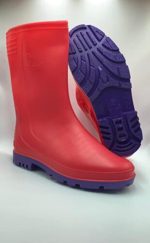 Zapatillas y Botas de PVC contra el agua y la lluvia